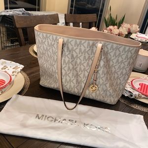 MICHEAL micheal kors purse